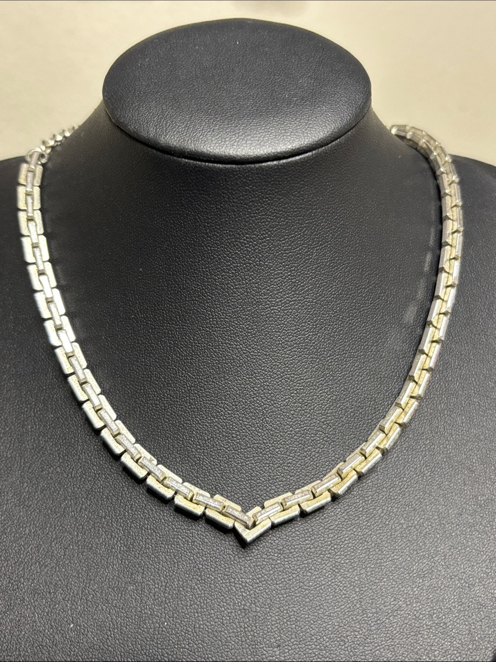 Silver Tone V-Front Box Chain Choker Necklace - Silver